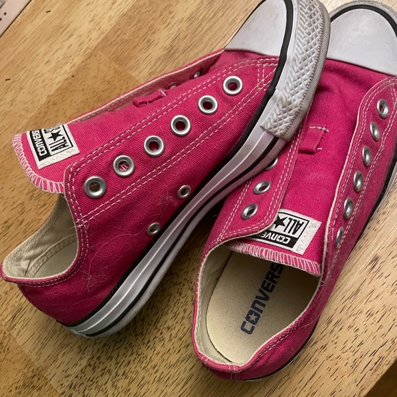 Hot Pink Low Converse - Picture 1 of 6